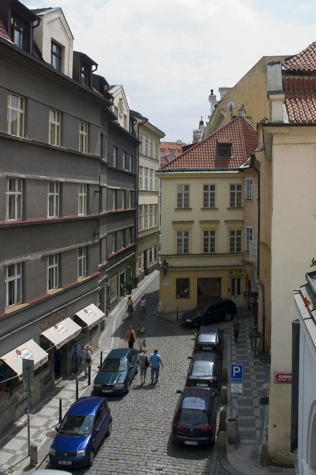 U Stare Pani - At The Old Lady Hotel Prag Exterior foto