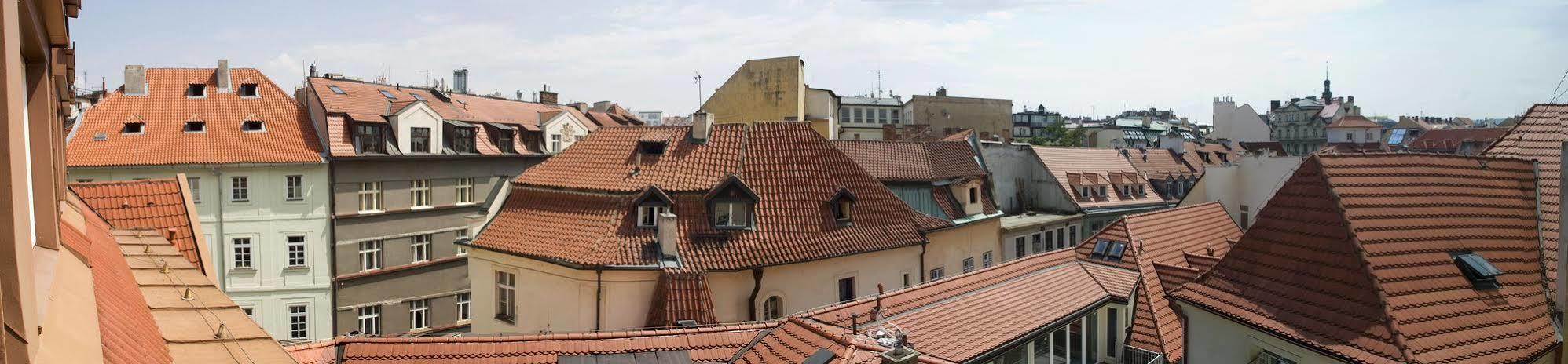 U Stare Pani - At The Old Lady Hotel Prag Exterior foto